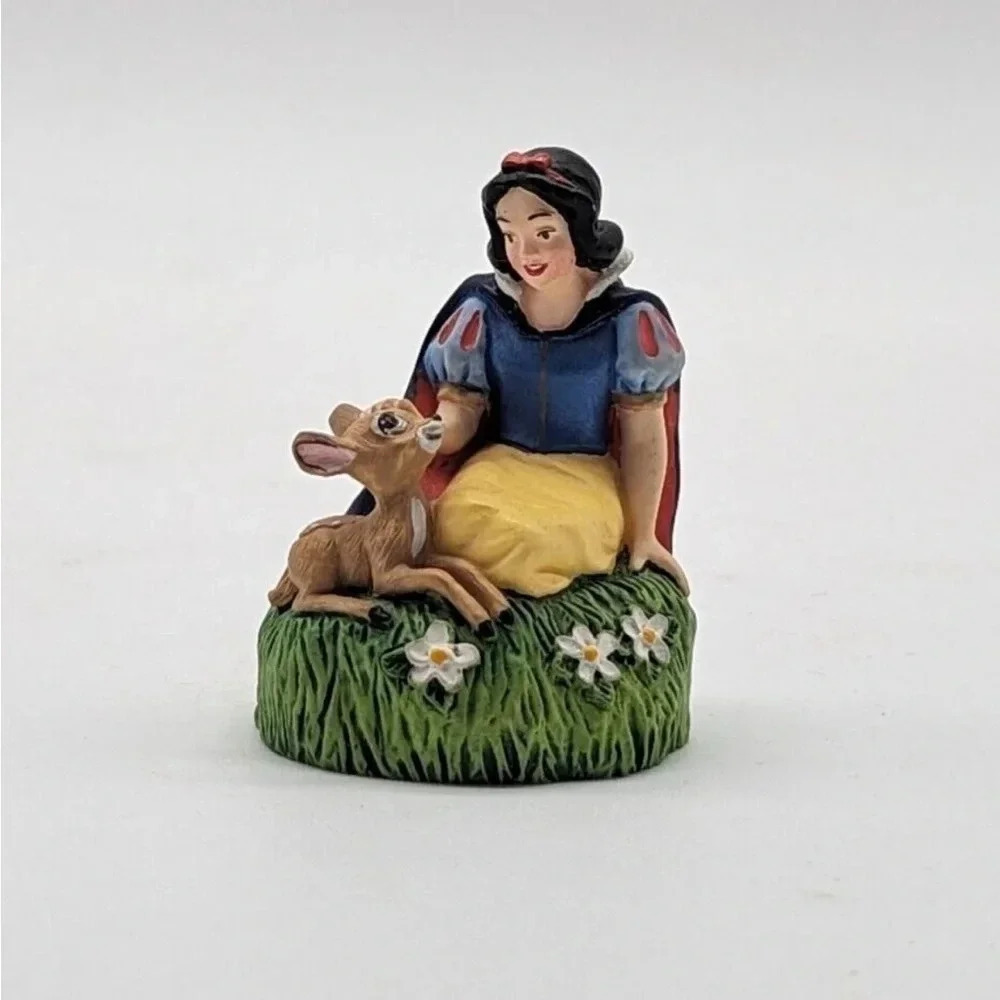 Disney Lenox Snow White thimble miniature figurine